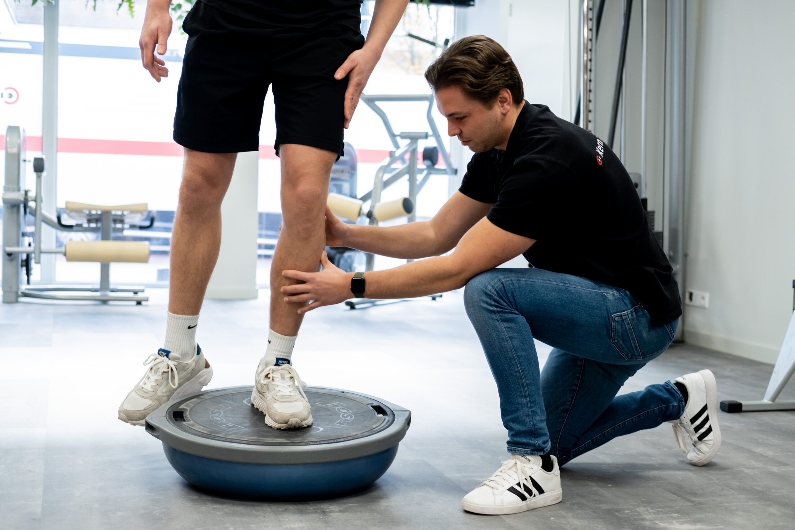 Onderzoek en training bij een sportblessure in Leek